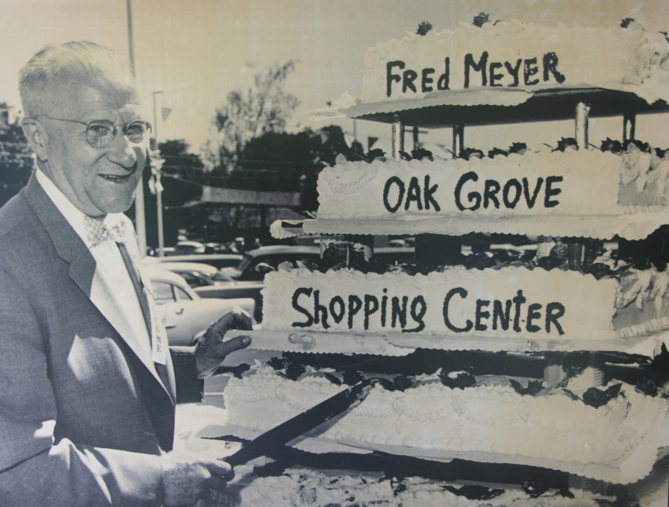 Fred Meyer Store Opens 1960